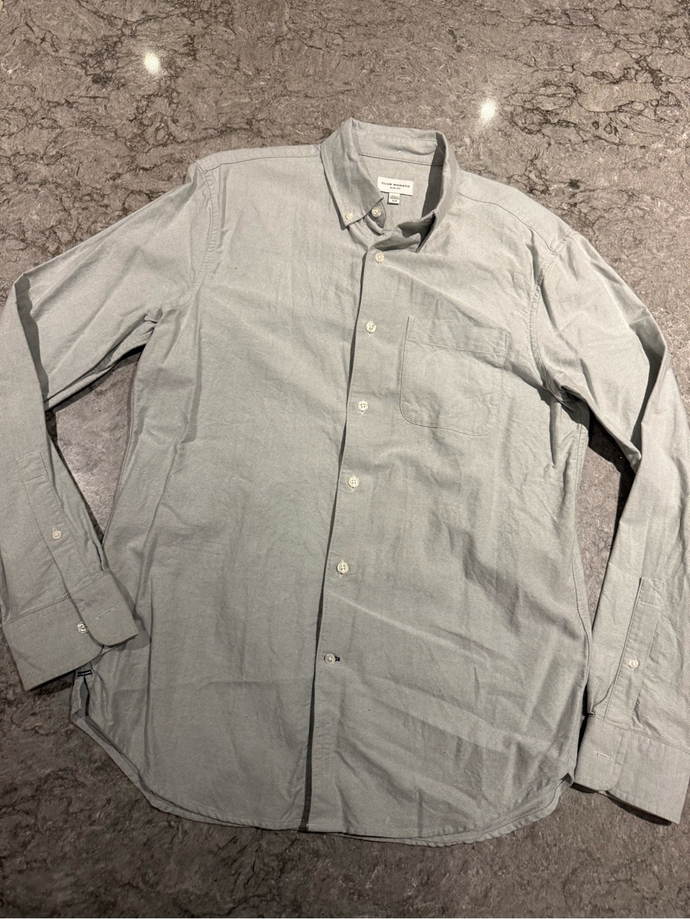 Classic Long-Sleeve Button-Down Shirt in Light Gray/Green Club Monaco Small